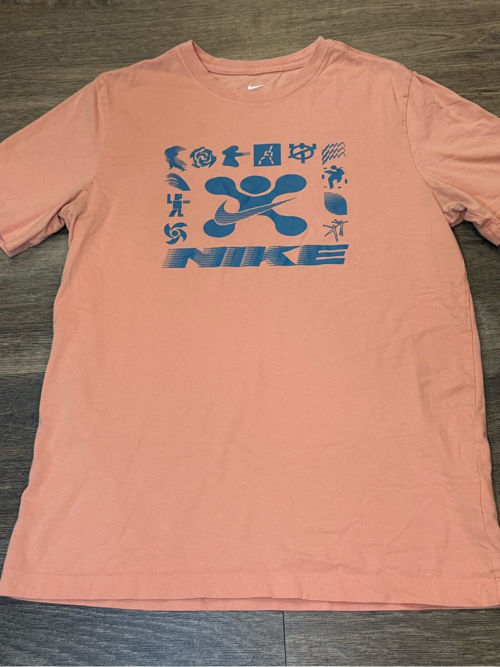 Nike The Nike Tee Men's Graphic Logo Crew Neck Short Sleeve T-Shirt M